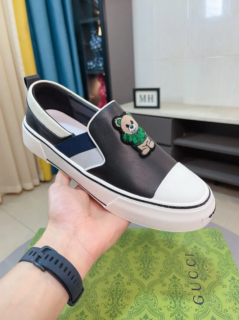 Men's shoes 💰458🌹🌹GUCCI [Gucci] New high-end brand of men's shoes, the latest fashionable casual men's shoes, trendy and versatile, relaxed and sporty style, uppers imported from Italy, first-layer cowhide, genuine leather lining, and ultra-fine workmanship. Original personalized fashionable rubber wear-resistant outsole, light and comfortable on the foot, size 38-44